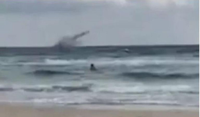 Máy bay huấn luyện của Tây Ban Nha rơi ngoài khơi bờ biển La Manga ảnh 1