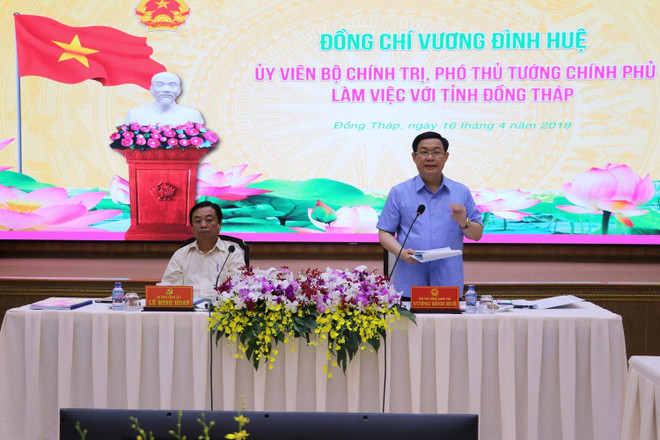Phó Thủ tướng chính phủ Vương Đình Huệ phát biểu tại buổi làm việc với tỉnh Đồng Tháp. (Ảnh: Nguyễn Văn Trí/TTXVN) Phó Thủ tướng Vương Đình Huệ làm việc với lãnh đạo Đồng Tháp ảnh 1