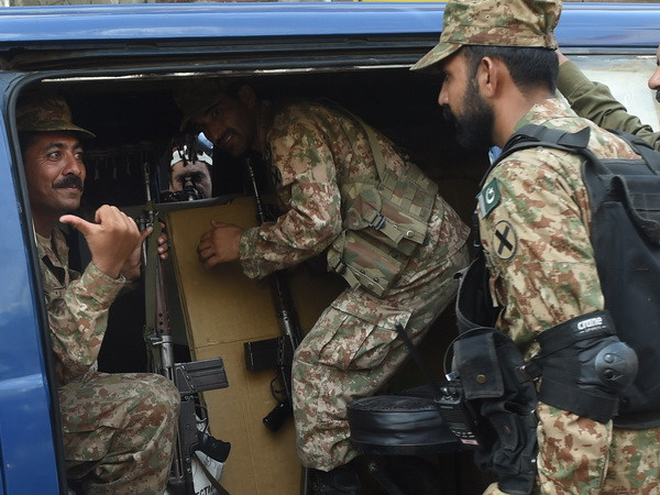 Bắn pháo qua biên giới Pakistan-Ấn Độ làm gần 40 thương vong ảnh 1