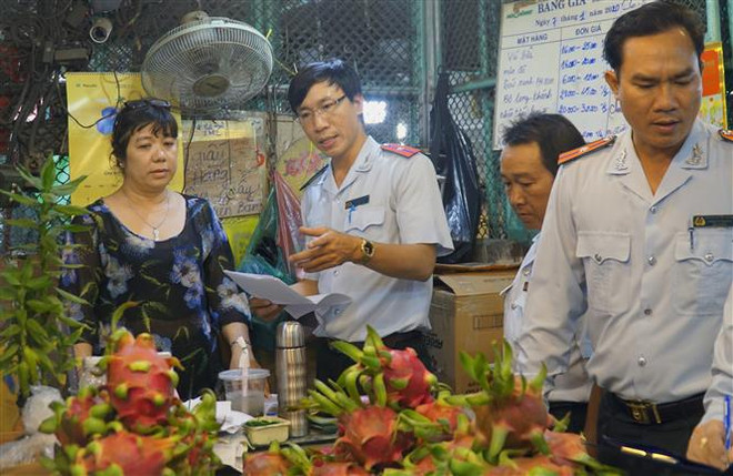 Hàng hóa về chợ đầu mối tại Thành phố Hồ Chí Minh dồi dào cho dịp Tết ảnh 1