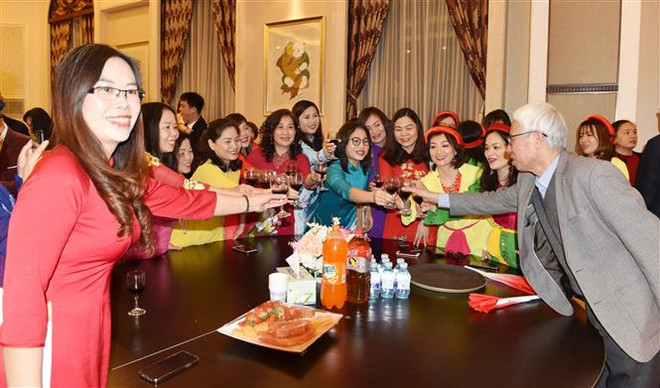 Đượm sắc màu Tết cổ truyền Việt Nam tại Trung Quốc ảnh 3