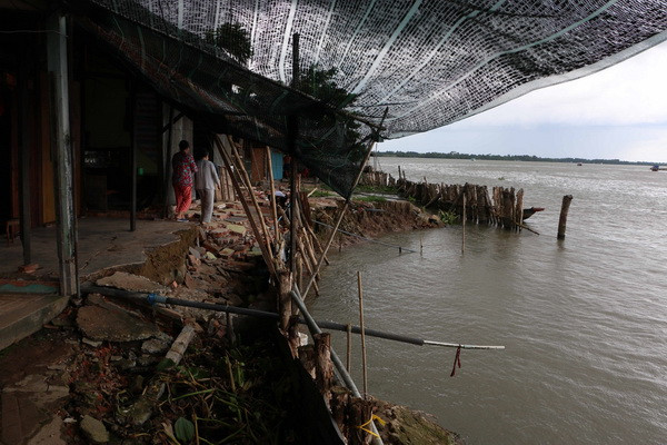 Cà Mau: Sạt lở gần 30m đất ven sông làm sụp 6 nhà dân ảnh 1
