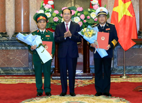 Trao quyết định thăng quân hàm cho các sỹ quan quân đội cấp cao ảnh 1