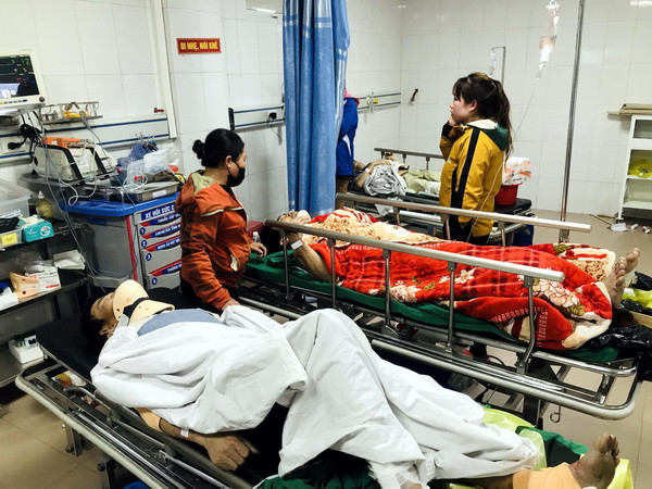 Tích cực chữa trị các nạn nhân vụ tai nạn lao động do thang cuốn ảnh 1