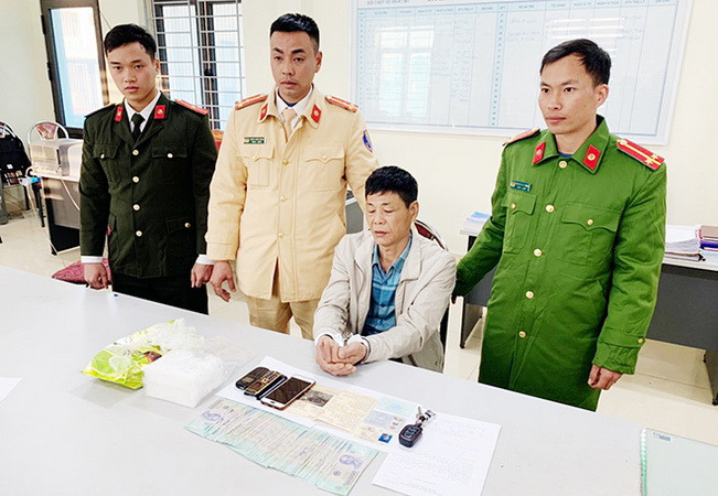 Sơn La: Bắt giữ một đối tượng thu gần 1kg ma túy tổng hợp ảnh 1