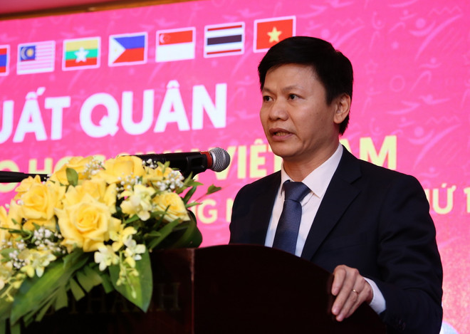 Ông Nguyễn Thanh Đề, Vụ trưởng Vụ Giáo dục thể chất, Bộ Giáo dục và Đào tạo, Phó Trưởng Ban tổ chức Đại hội phát biểu giao nhiệm vụ cho Đoàn thể thao Việt Nam. (Ảnh: Trần Lê Lâm/TTXVN) ttxvn_doan_the_thao_hoc_sinh_viet_nam_xuat_quan_tham_du_dai_hoi_the_thao_hoc_sinh_dong_nam_a_lan_thu_131.jpg