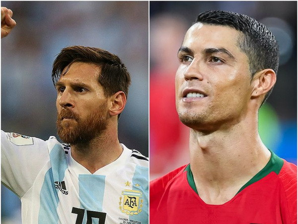 Lionel Messi và Cristiano Ronaldo. (Nguồn: soccer.ru) Ly dị sau 14 năm chung sống chỉ vì nói xấu thần tượng bóng đá ảnh 1