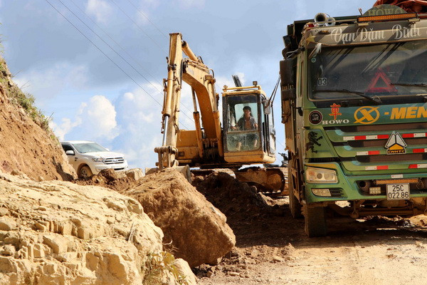 Lai Châu: Huyện Sìn Hồ nỗ lực thông các tuyến đường sau mưa lũ ảnh 1