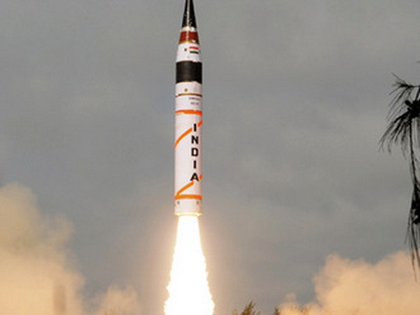 Ấn Độ thử thành công tên lửa đạn đạo mang hơn một tấn chất nổ ảnh 1