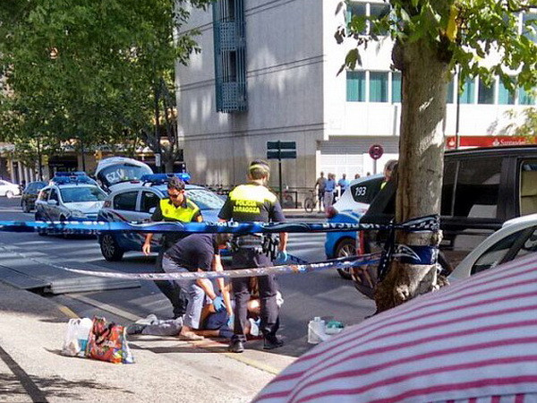 Tây Ban Nha: Nổ súng bên ngoài quán bar 2 người bị thương nặng ảnh 1