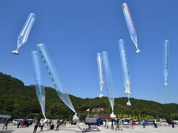 Triều Tiên dọa bắn hạ phương tiện rải truyền đơn chống Bình Nhưỡng ảnh 1