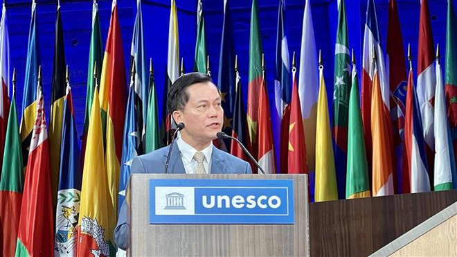 Thứ trưởng Bộ Ngoại giao Hà Kim Ngọc phát biểu tại phiên toàn thể tại Đại hội đồng UNESCO khóa 42. (Ảnh: Thu Hà/TTXVN) Việt Nam được bầu làm Phó Chủ tịch Đại hội đồng UNESCO lần thứ 42 ảnh 1