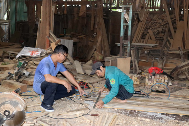 Người bảo tồn và phát huy nghề mộc truyền thống của quê hương Hà Tĩnh ảnh 2