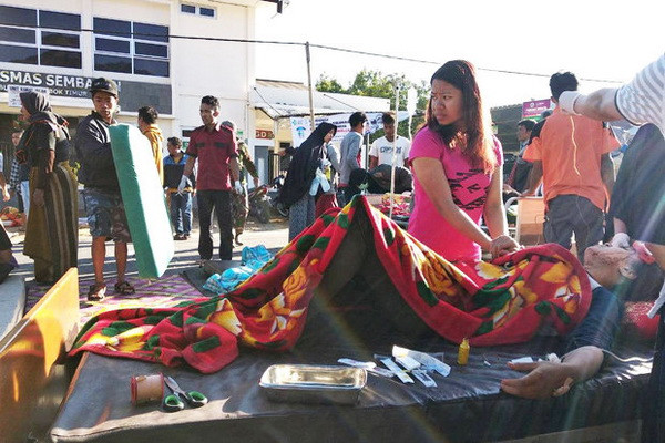 Ít nhất 3 người thiệt mạng trong trận động đất tại Indonesia ảnh 1