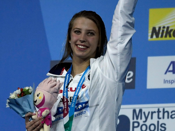 Kỷ lục thế giới mới cho nội dung bơi ngửa 100m của nữ ảnh 1