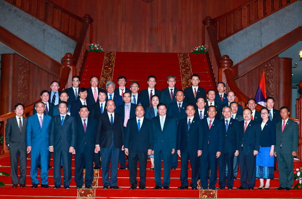 Thủ tướng Nguyễn Xuân Phúc hội đàm với Thủ tướng Lào Sisoulith ảnh 1