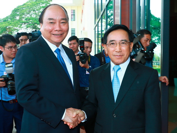 Thủ tướng Nguyễn Xuân Phúc gặp gỡ lãnh đạo Đảng, Nhà nước Lào ảnh 2