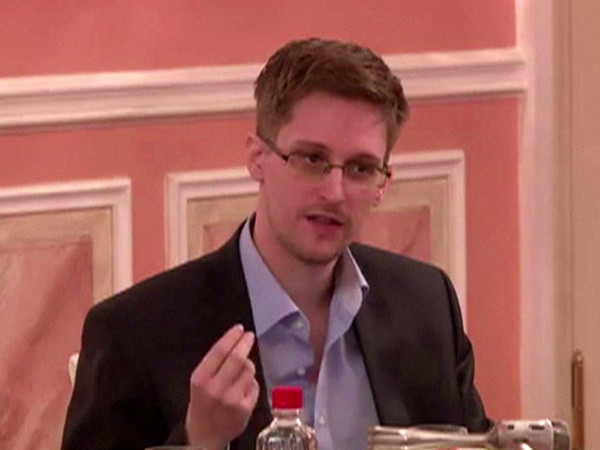 Edward Snowden được phép lưu lại Nga thêm vài năm ảnh 1