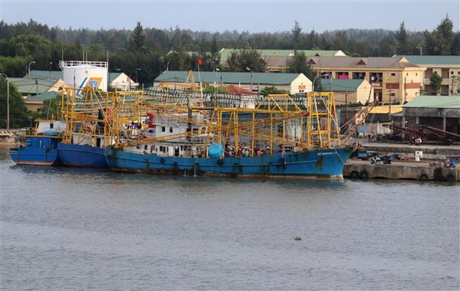 Quảng Nam: Tìm thấy thi thể ngư dân bị sóng đánh văng khỏi tàu ảnh 1