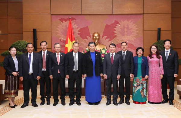 Phó Chủ tịch Quốc hội Tòng Thị Phóng tiếp Đoàn Thông tấn xã Pathet Lào ảnh 2