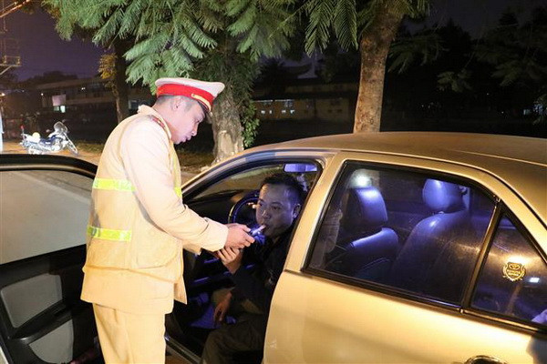TP.HCM tổng kiểm tra nồng độ cồn người điều khiển phương tiện ảnh 1