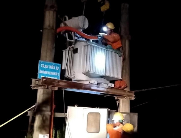 Điện lực miền Trung đã cấp điện trở lại cho gần 47.000 khách hàng ảnh 1
