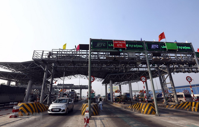 Thủ tướng: Đẩy nhanh tiến độ thu phí đường bộ điện tử không dừng ảnh 2