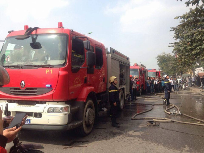 Hà Nội: Lại xảy ra cháy, "chuồng cọp" nhà 2 tầng bị thiêu rụi ảnh 2