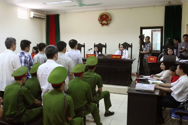 [Photo] Tòa phúc thẩm tại Hà Nội xét xử Dương Tự Trọng ảnh 3