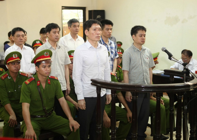 [Photo] Tòa phúc thẩm tại Hà Nội xét xử Dương Tự Trọng ảnh 2