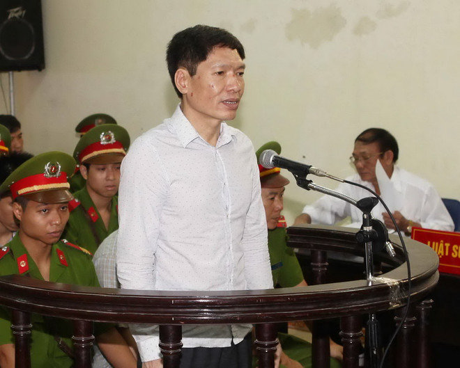 [Photo] Tòa phúc thẩm tại Hà Nội xét xử Dương Tự Trọng ảnh 1