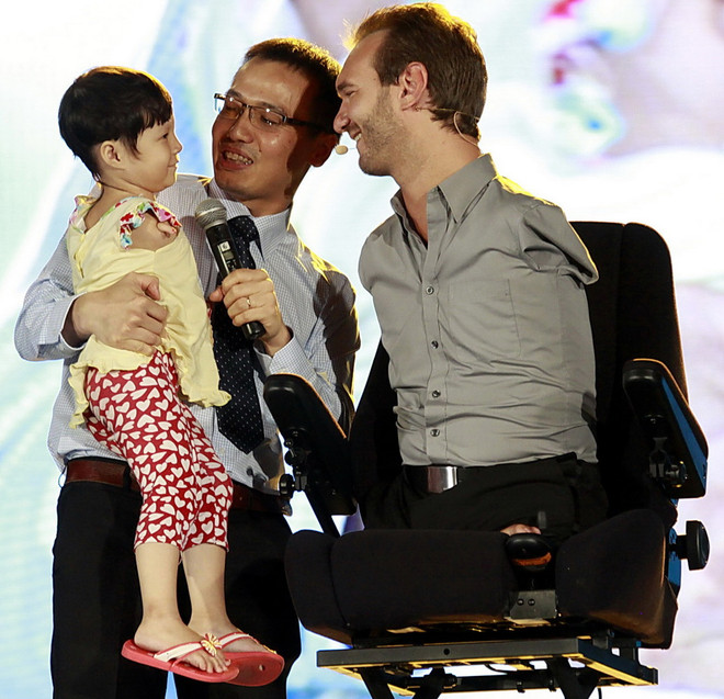 [Photo] Chương trình gala giao lưu với Nick Vujicic tại TP.HCM ảnh 2