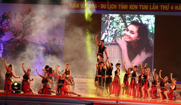 Khai mạc Tuần Văn hóa-Du lịch tỉnh Kon Tum lần thứ 4 năm 2018 ảnh 1