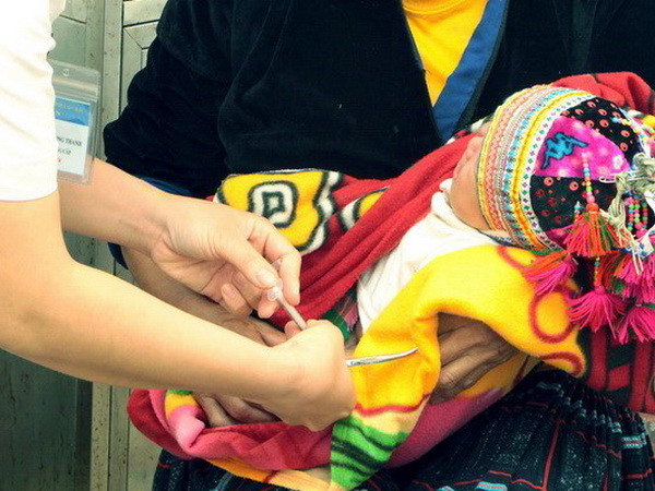 Cứu sống một bé trai sơ sinh bị nhiễm trùng uốn ván rốn ảnh 1