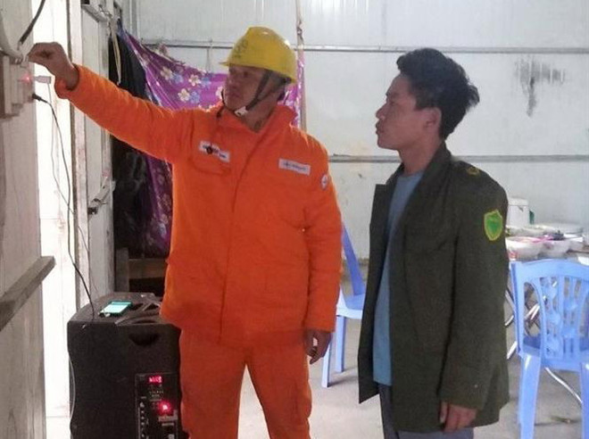 Niềm vui có điện trước thềm năm mới của người vùng biên Lai Châu ảnh 1