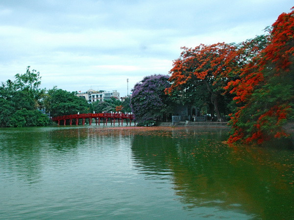 Hồ Gươm. (Ảnh Trọng Đạt/TTXVN) Hà Nội: Hơn 270 tỷ đồng quy hoạch cây xanh, công viên, hồ ảnh 1