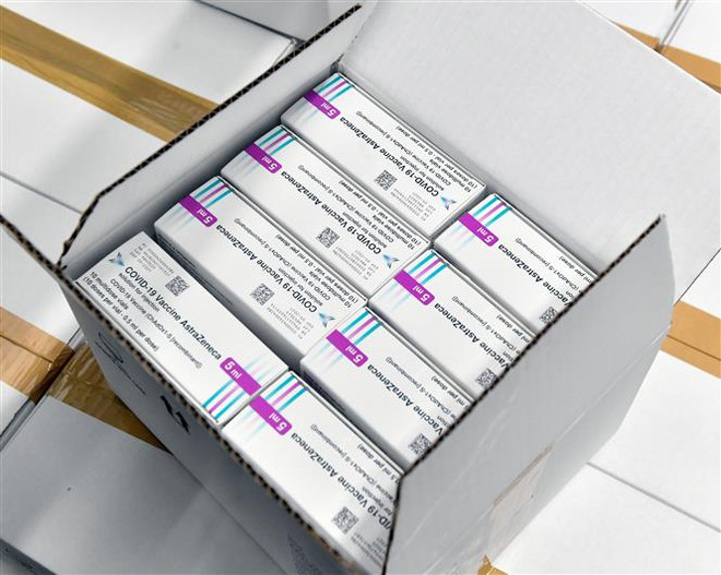 Vaccine ngừa COVID-19 do hãng dược phẩm AstraZeneca. (Ảnh: AFP/TTXVN) Mexico bắt đầu xuất khẩu vaccine COVID-19 cho các nước Mỹ Latinh ảnh 1