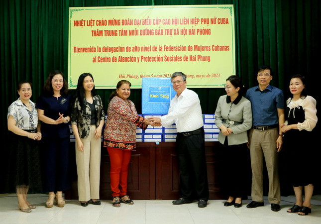 Đoàn đại biểu cấp cao Hội Liên hiệp Phụ nữ Cuba thăm Hải Phòng ảnh 1