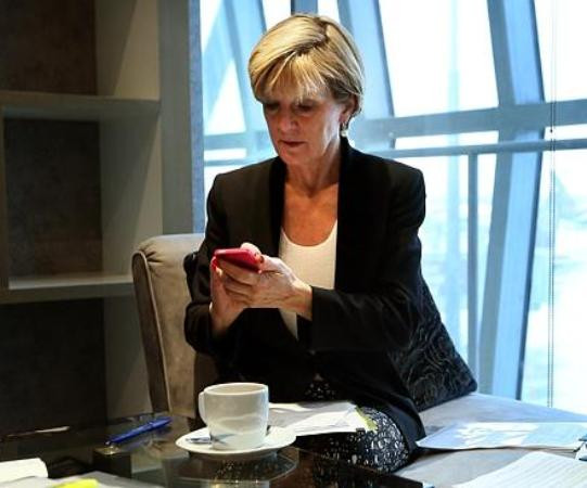 Ngoại trưởng Australia bị nghe lén khi công du xử lý vụ máy bay MH17 ảnh 1