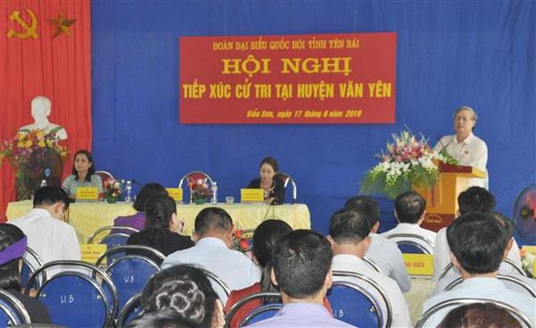 Thường trực Ban Bí thư Trần Quốc Vượng tiếp xúc cử tri tại Yên Bái ảnh 2