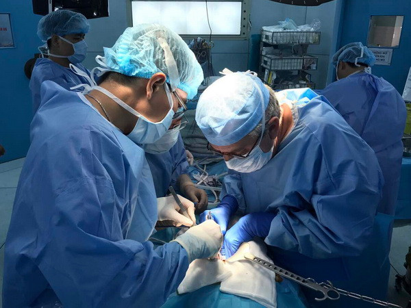 Không phải trẻ nào bị hẹp bao quy đầu cũng cần tiến hành phẫu thuật ảnh 1