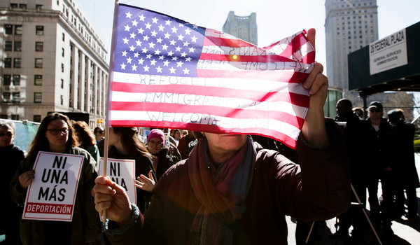 Thẩm phán Mỹ quyết định tạm ngừng trục xuất người nhập cư Iraq ảnh 1