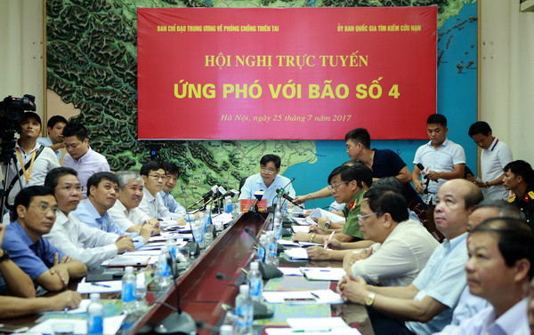 Tập trung mọi lực lượng, tránh tư tưởng chủ quan ứng phó với bão số 4 ảnh 1