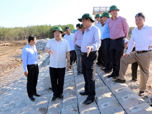 Huy động cả hệ thống chính trị đẩy mạnh phòng chống hạn mặn ảnh 2