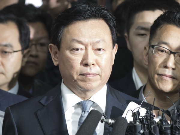 Cơ quan công tố Hàn Quốc buộc tội Chủ tịch tập đoàn Lotte tham ô ảnh 1