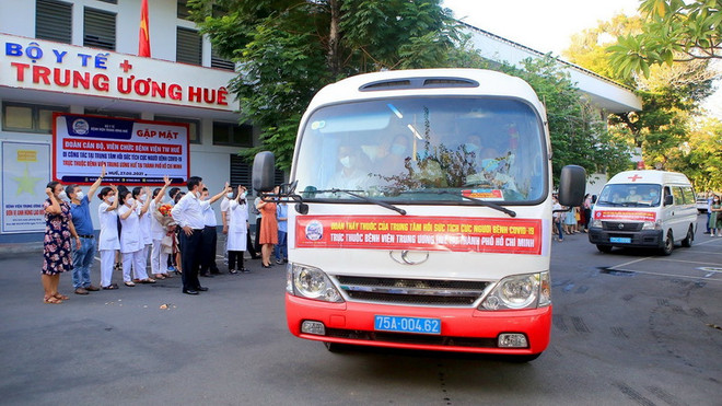 Y, bác sỹ Thừa Thiên-Huế sẵn sàng chia lửa, đoàn kết chống dịch ảnh 1