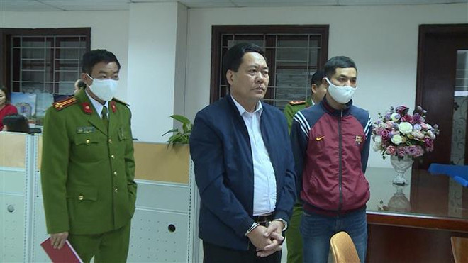 Bắt giữ Trưởng phòng của Cục thuế Thanh Hóa cưỡng đoạt 100 triệu đồng ảnh 1