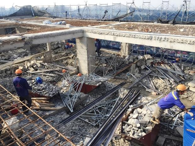 Công trường phá dỡ công trình 8B Lê Trực. (Ảnh: Mạnh Khánh/TTXVN) Hà Nội lập lại kỷ cương trong xử lý vi phạm trật tự xây dựng ảnh 2