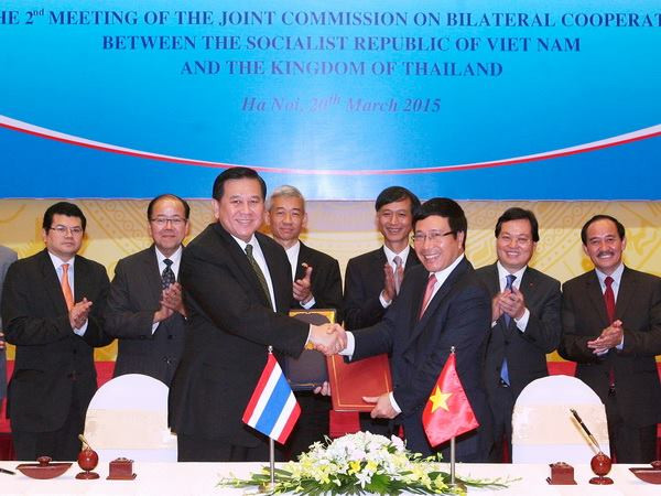 Xúc tiến mở tuyến xe buýt xuyên biên giới Thái Lan-Việt Nam ảnh 1