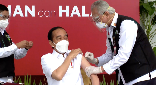  Indonesia bắt đầu chiến dịch tiêm chủng ngừa COVID-19 toàn quốc ảnh 1